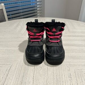 Kids Nike ACG Woodside Chukka 2 Winter Boots Gray/Black/Pink Size 13C